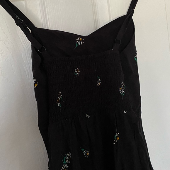 Old Navy black dress with flowers! - Picture 3 of 3